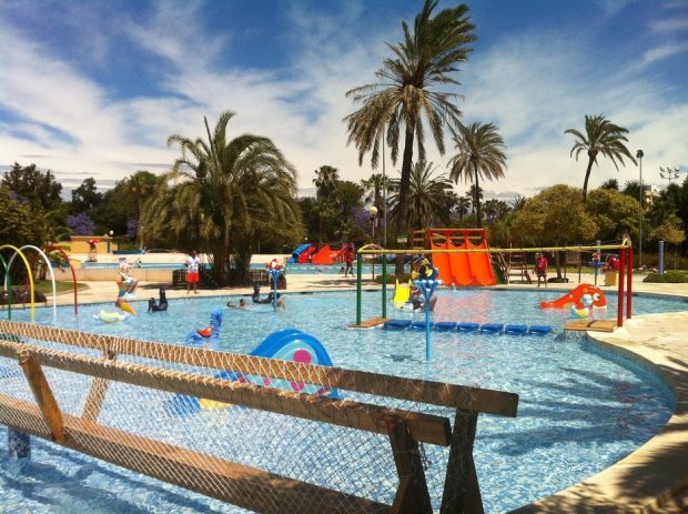 瓦伦西亚开启泳池季节 提供2600个夏季游泳课程名额